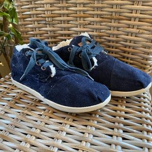 Tom’s Corduroy Shoes / Lined / Lightly Used / 6Y